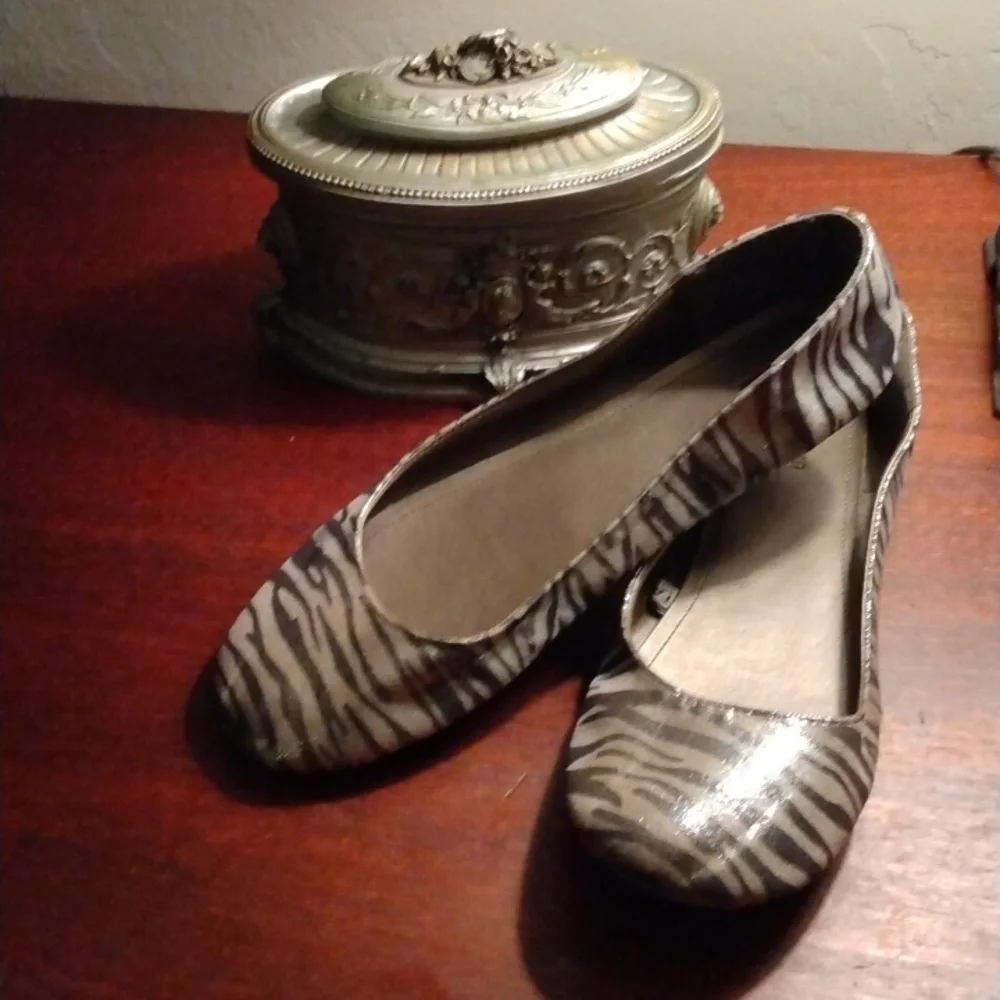๐ฆ Glossy Ballet Flats Ladies Sz. 11 - Picture 8 of 8